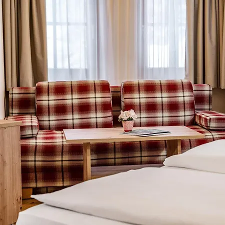 Отель Hotel Sonnenhuegel, Inklusive Sommercard 3*
