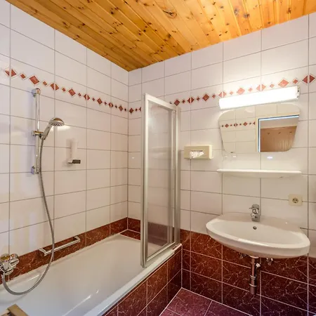فندق Hotel Sonnenhuegel, Inklusive Sommercard فيلزموس
