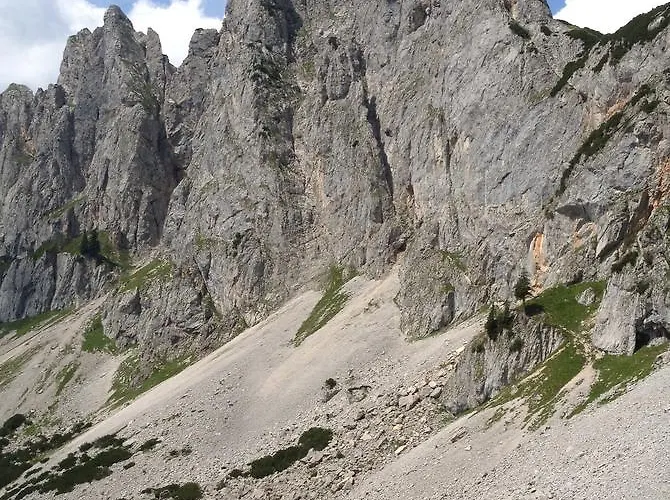 Am Sonnenhuegel 3*